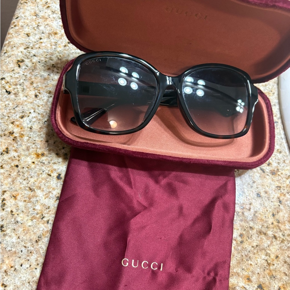 Gucci Black Oversized Sunglasses